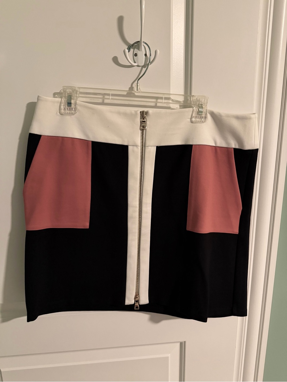 Colorblock Black Mini Skirt with Pink Pockets and Front Zip